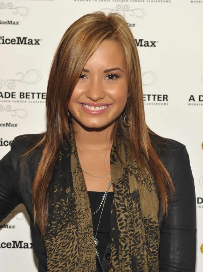 Demi Lovato Changes Her Hair Color Again Designerzcentral Blog