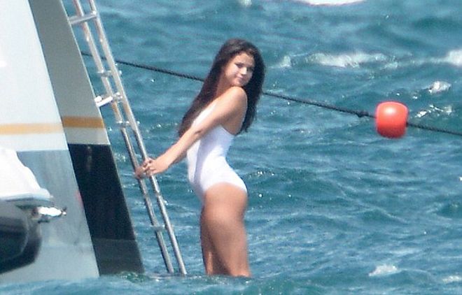 Selena and Cara at beach