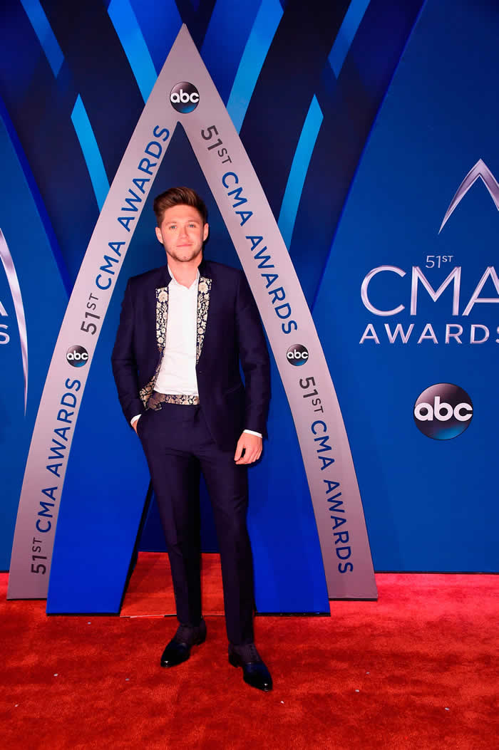 Niall Horan CMA Award