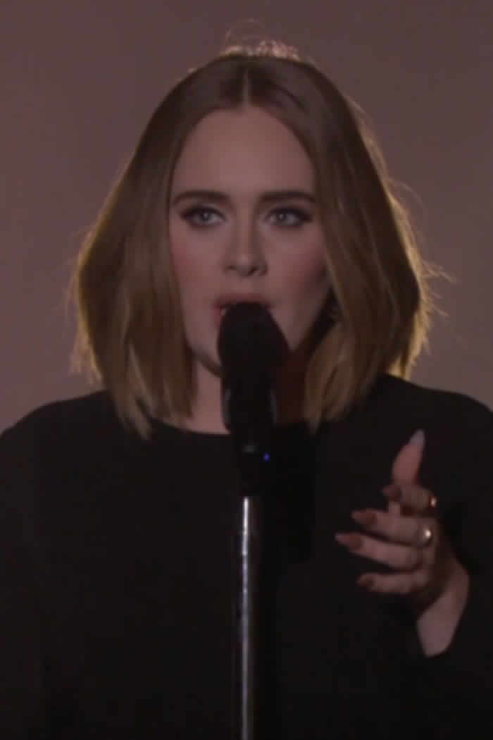 Adele makes Kendall Jenner & One Direction’s Harry Styles CRY!