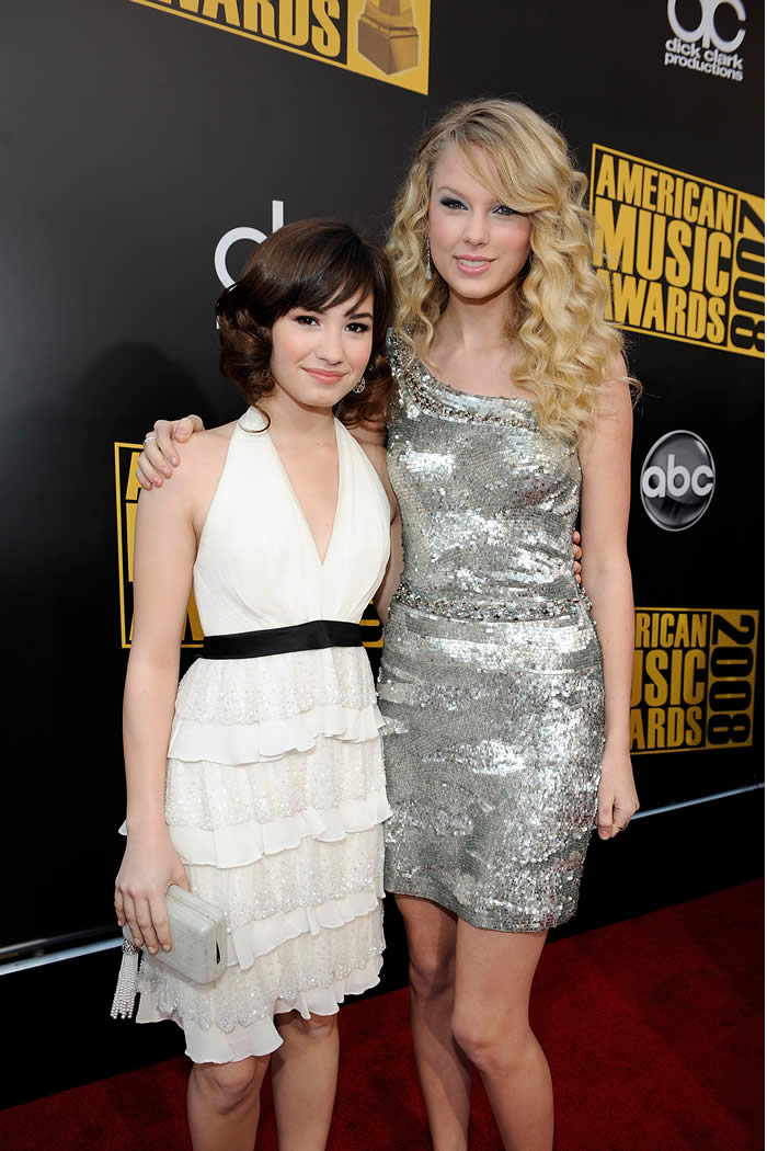 Demi Lovato 'not apologising' for Taylor Swift diss