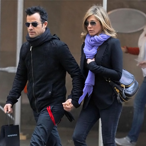 Jennifer Aniston Invites Brad's Mother to Wedding