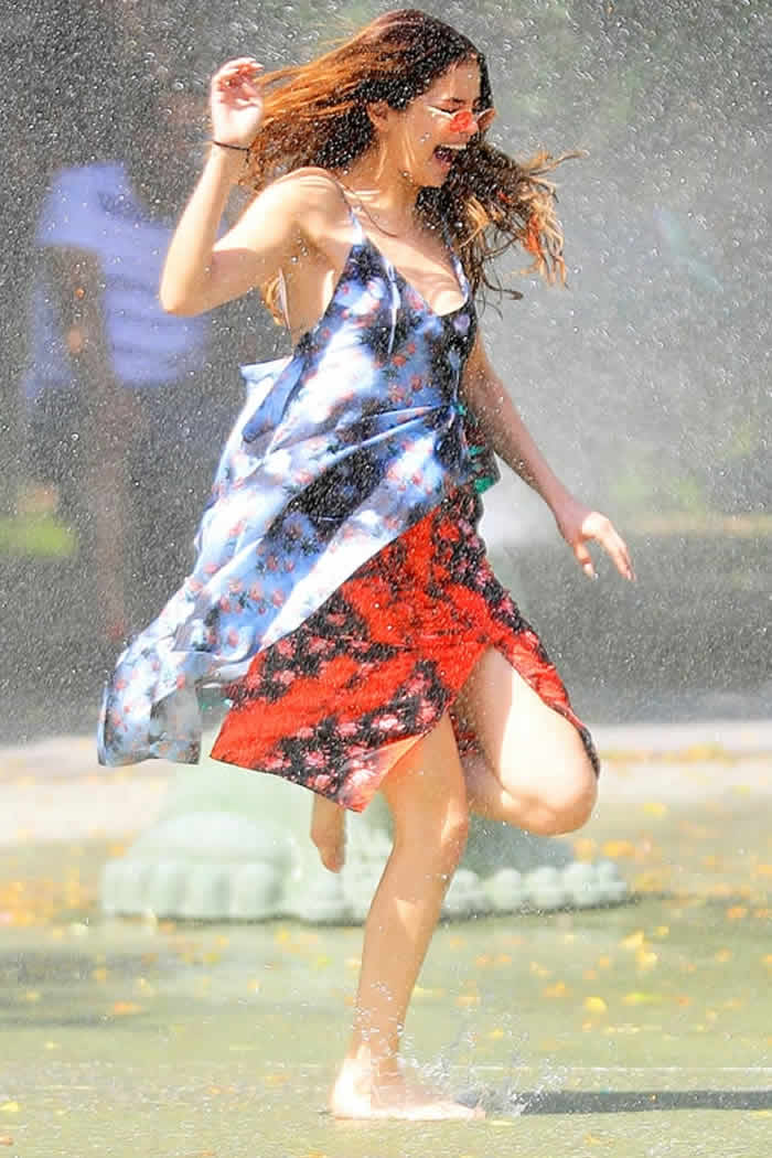 Selena Gomez Had a Blast Frolicking Through Fountains With Kids in Brooklyn