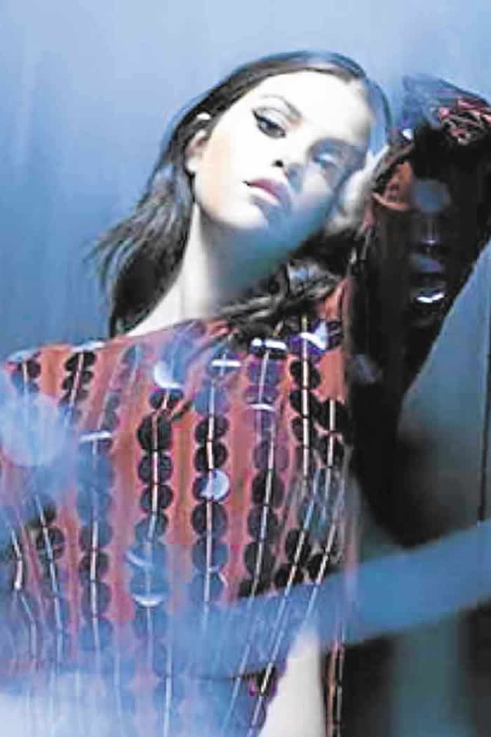 Selena Gomez plugs upcoming PH concert greets Pinoy fans