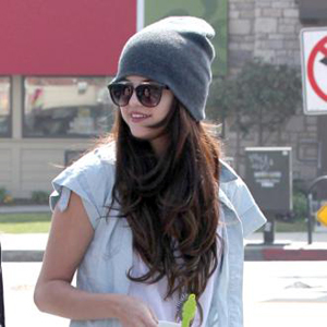 Selena Gomez's mother Mandy Cornett reportedly gave birth to a baby girl on Thursday. (13.06.13).