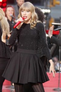 Taylor Swift Performs Throwback Hits In New Rehearsal Videos