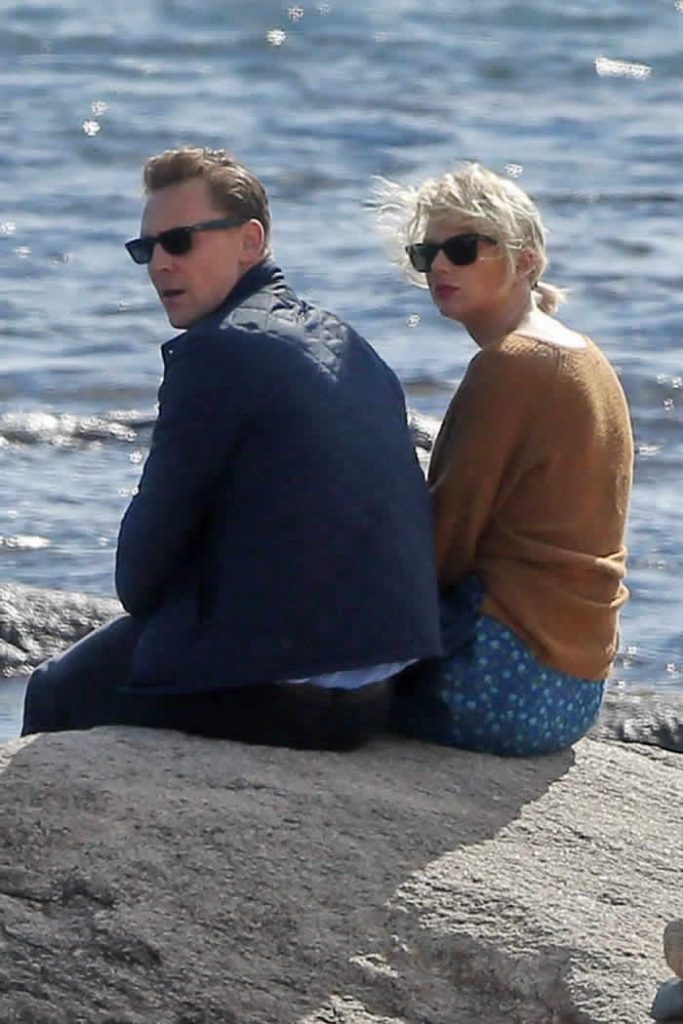 Taylor Swift and Tom Hiddleston Enjoy Romantic Dinner Date