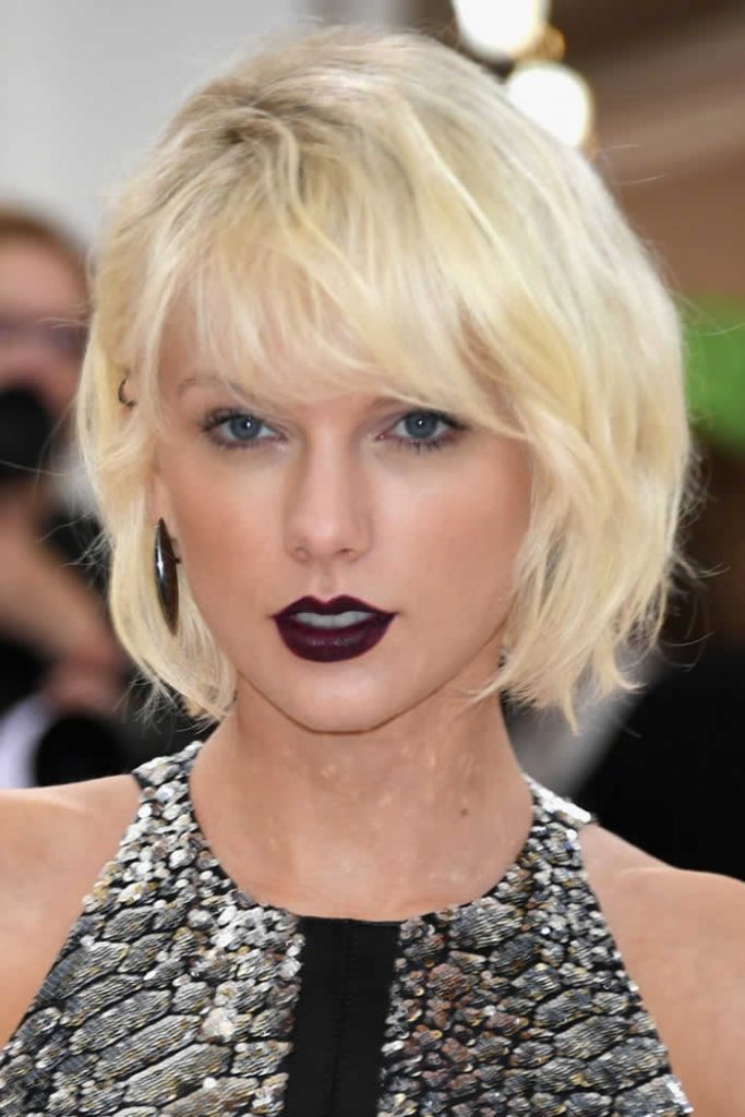 Taylor Swift sparks breakup rumors after partying solo