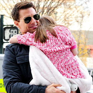 Tom Cruise Hires Private Plane to See Suri