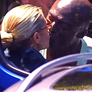 Heidi Klum & Seal Kiss outside Grocery Store - Celebrity Gossips
