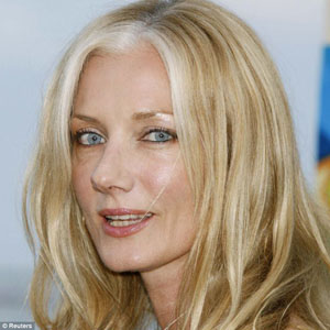 Joely Richardson wants to grow old 'gracefully'