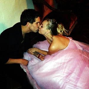 Kaley Cuoco Marries Ryan Sweeting on New Year's Eve