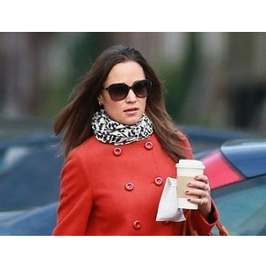 Kate Middleton and Pippa in Red for winters - Celebrity Gossips