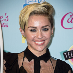 Miley Cyrus Loses Vogue Cover After Twerking At Vmas
