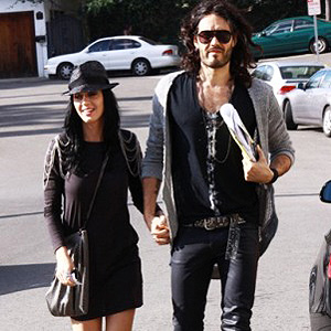 Katy Perry wants to get back with Russell Brand