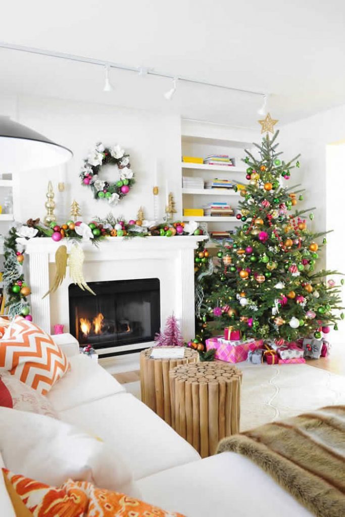 15 Magical Christmas Living Room Decorations To Warm Your Heart