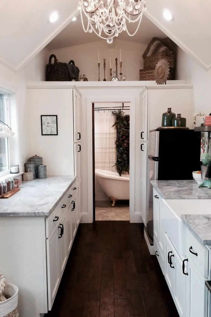 This 200-Square-Foot Tiny House Is as Luxurious as a Mansion