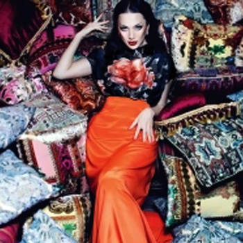 Fashion Designer MARI AXEL