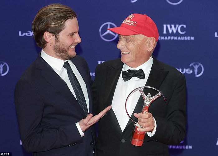 Niki Lauda (right) received a lifetime achievement award during the ceremony
