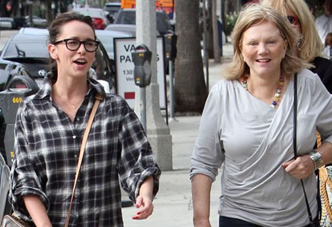 Jennifer Loves Hewitt's So Busy Holiday Weekend