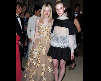 Dakota and Elle Fanning