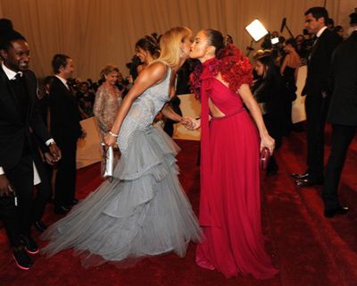 Keri Hilson and Jenifer Lopez