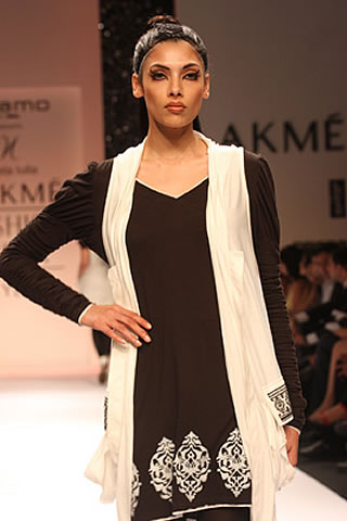 Neeta Lulla collection for Lakme Fashion Week 09