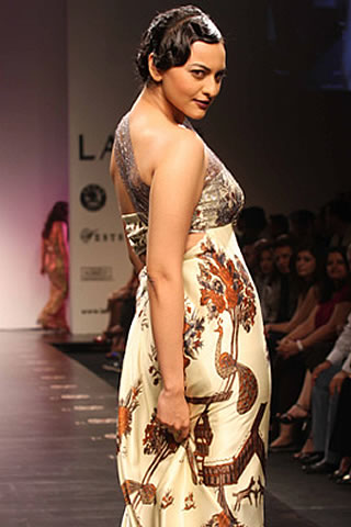 Pria Kataaria Puri collection at Lakme Fashion Week - 2009