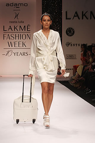 Neeta Lulla collection for Lakme Fashion Week 09