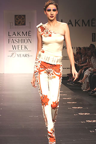 Pria Kataaria Puri collection at Lakme Fashion Week - 2009