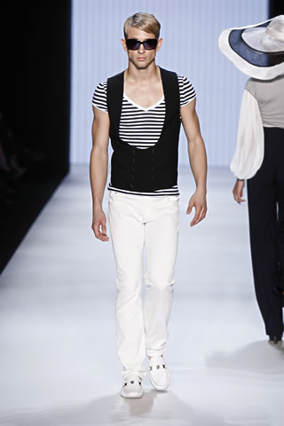 Guido Maria Kretschmer S/S 2010 Collection at Mercedes Benz Fashion Week 09 Berlin