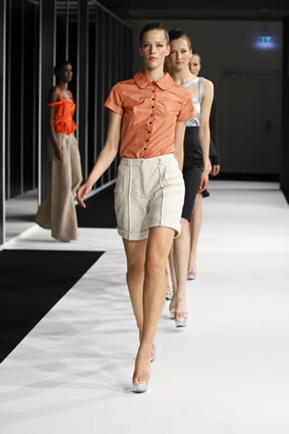 LAC ET ME Spring Summer 2010 Collection at Mercedes Benz fashion Week 09 Berlin Summary