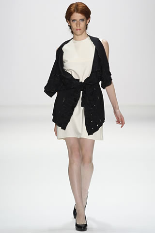 Spring 2011 Fashion Shows Pictures