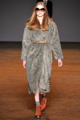 Gwen Loos Marc Jacob Fall 2011