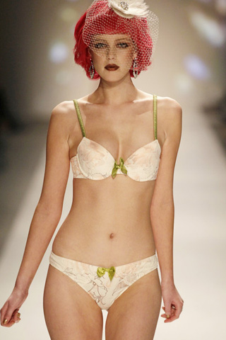amsterdam fashion week  a/w collection for 2011 by HunkemÃ¶ller