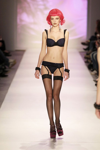 HunkemÃ¶ller winter collection at amsterdam fashion week