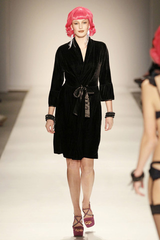 a/w 2011 collection by HunkemÃ¶ller at amsterdam fashion week