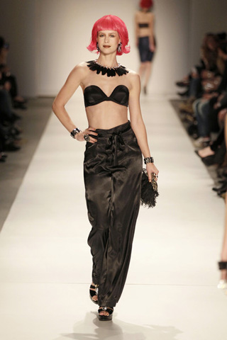 HunkemÃ¶ller ready to wear collection at amsterdam fashion week