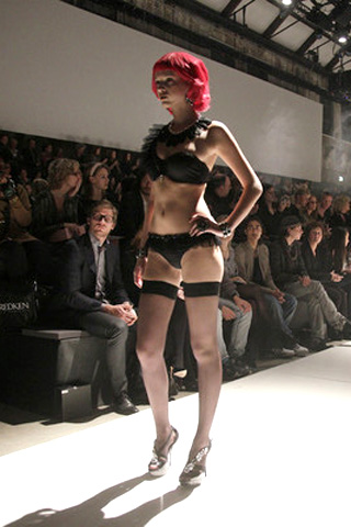 HunkemÃ¶ller collection amsterdam fashion week 2011