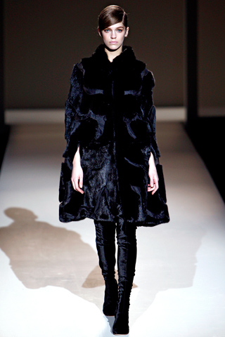 alberta ferretti milan fashion week fall 2011 37
