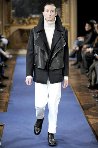 Alexander McQueen Winter 2011 Ready To Wear