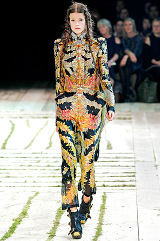 Alexander McQueen Summer 2011 Collection