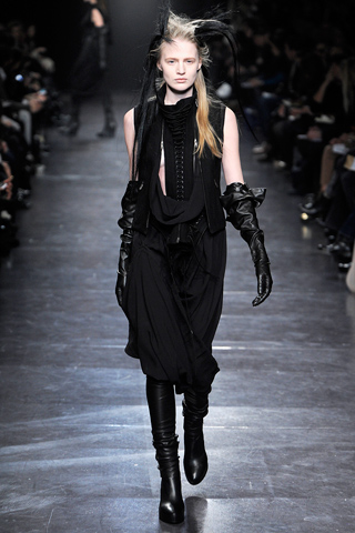Ann Demeulemeester RTW Fall 2011 Collection Gallery 9