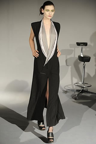 Paris Fashion Week 2011 Atelier Gustavo Lins