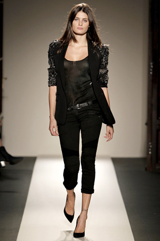 Isabeli Fontana Runway Pictures In Paris Fashion Week