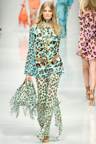 Blumarine Spring 2010 Ready To Wear Collection