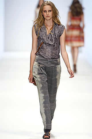 Spring 2011 Ready To Wear Fashion Shows