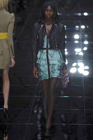 Fashion Brand Burberry Design 2011