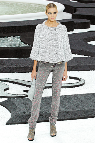 Anja Rubik In Chanel Spring Summer 2011