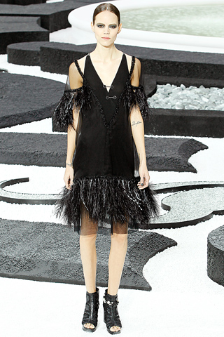 Chanel Spring 2010 Ready To Wear - Freja Beha Erichsen